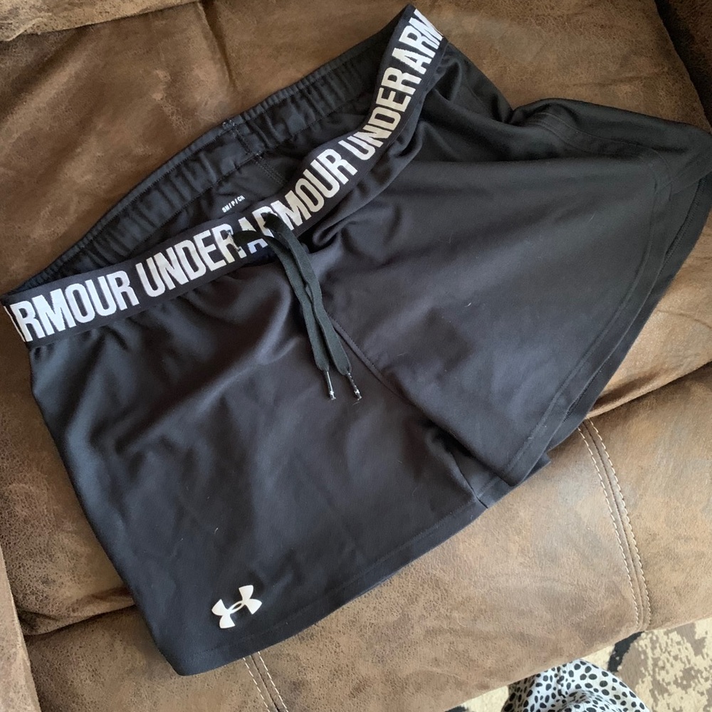 UNDER ARMOUR shorts